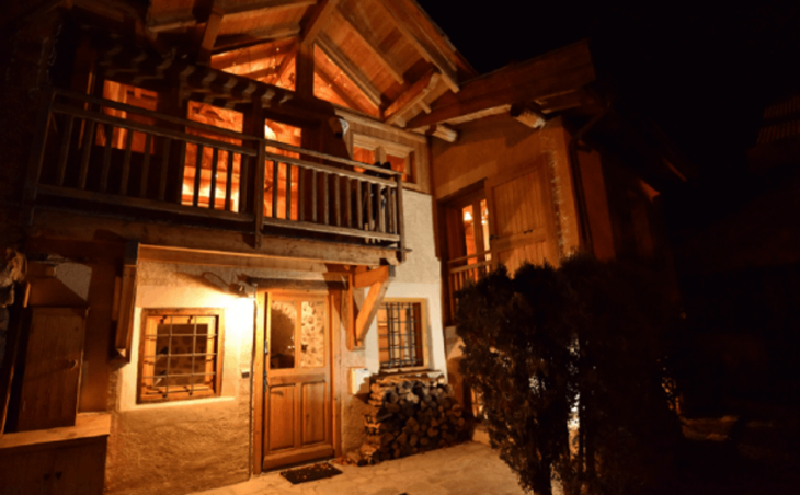 Chalet Nine, Serre Chevalier, External